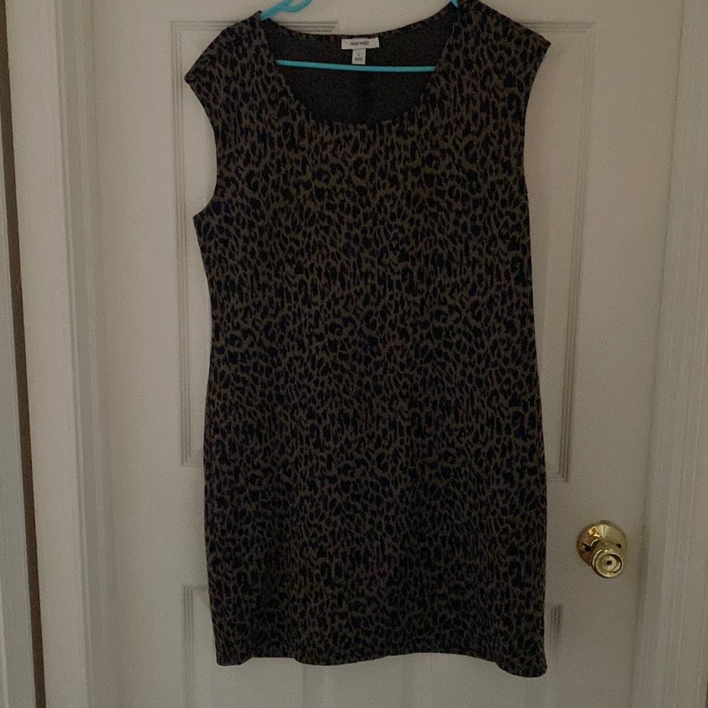 Nine West size large sheath dress. Animal print. Excellent condition size large